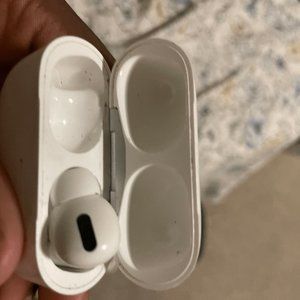 Right Airpod pro ( only one)